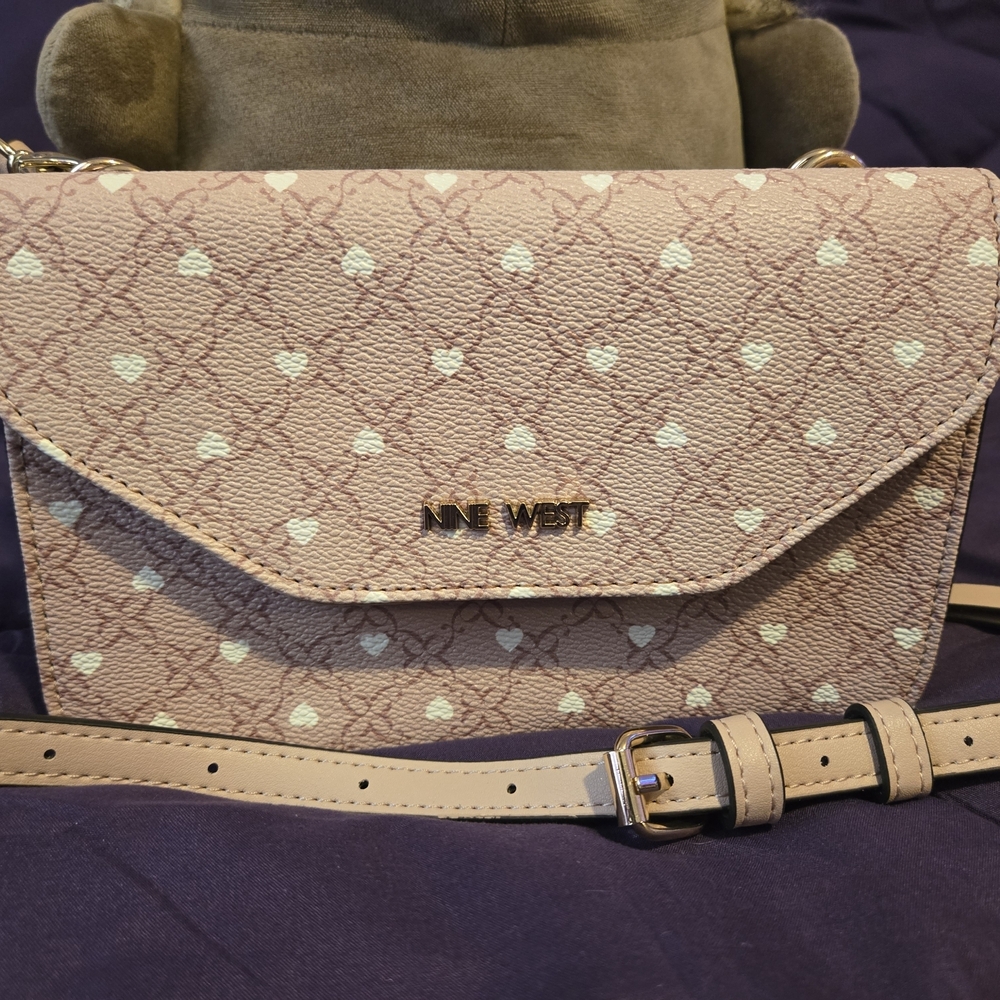 NWOT-Nine West Beige Heart Crossbody Bag